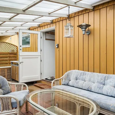 2 Bedroom Lovely In Sjaellands Odde Holiday home *