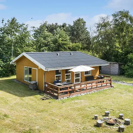 2 Bedroom Lovely In Sjaellands Odde Holiday home *